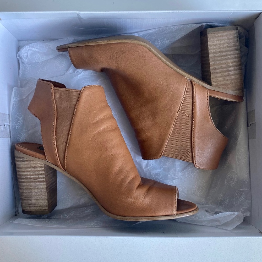 Leather Noble Steve Madden open toe bootie - cognac brown - size 7